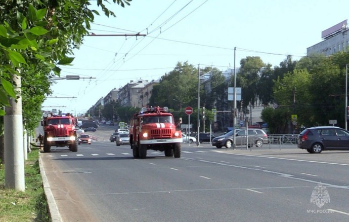 В Кирове произошел крупный пожар в гаражном кооперативе
