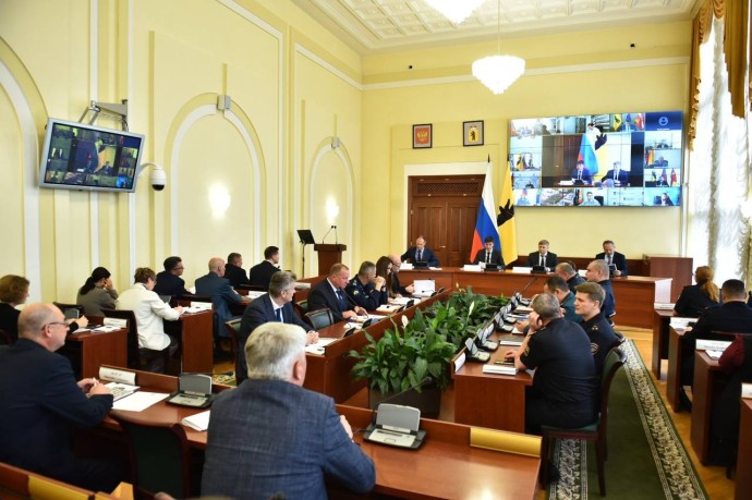 Более 300 млн рублей направлено на обеспечение безопасности в ярославских школах