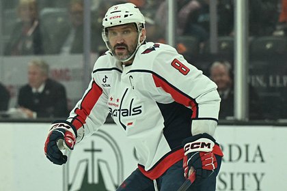 Овечкин вступил в потасовку с американцем во время матча НХЛ Овечкин вступил в потасовку с американцем во время матча НХЛ