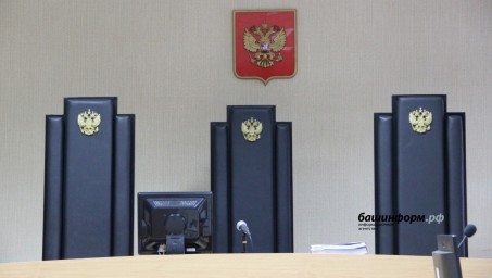 В Уфе экс-преподаватель вуза незаконное зачислила иностранца на обучение