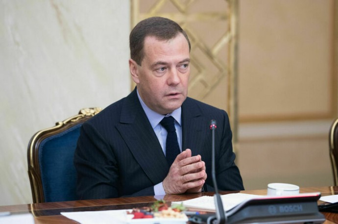Медведев назвал ядерную программу Ирана вопросом выживания страны