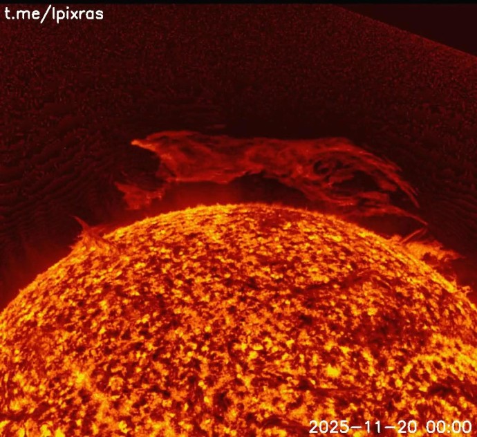 Ученые зафиксировали гигантский «царь-протуберанец», размером в 80 Земель