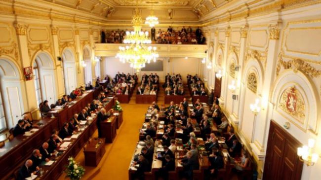 Парламент Чехии намерен отправить правительство в отставку