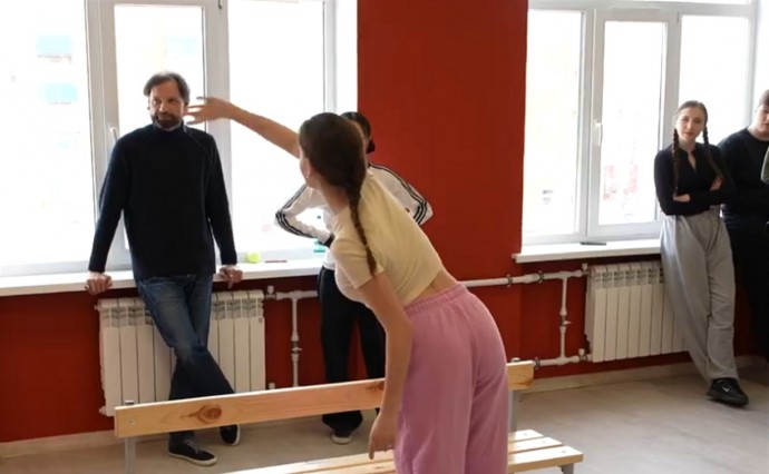 На шаг ближе к мечте: столичные педагоги будут готовить новых звёзд сцены на Сахалине