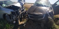 Две астраханки пострадали в иномарке, упавшей с моста в ерик