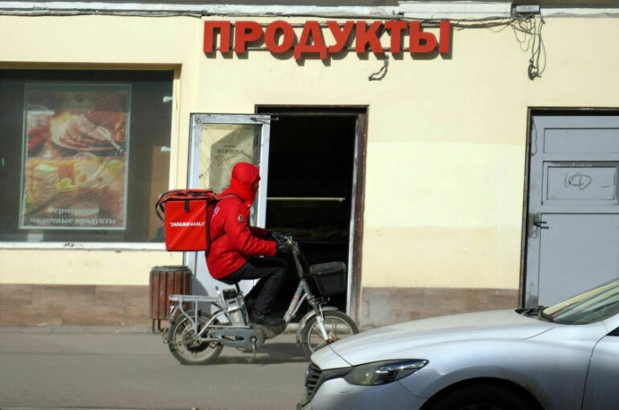 Для курьеров хотят ввести ответственность за доставку алкоголя