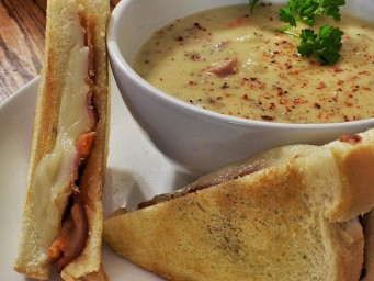 Хватит тратить много денег: этот экономный и вкусный суп с куриным фаршем утолит голод и согреет душу