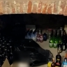 В кальянной на Стремянной улице изъяли больше сотни бутылок нелегального алкоголя