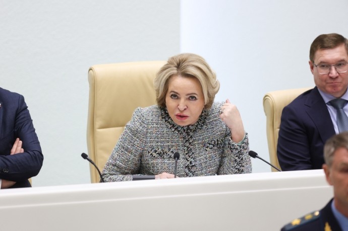 Матвиенко: реестр неплательщиков алиментов станет для них доской позора