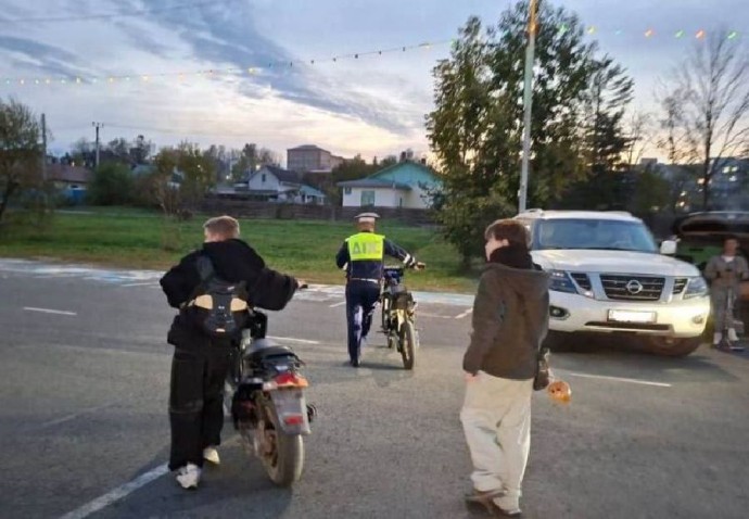 Подростки в Приморье не смогут покупать бензин до своего 16-летия Подростки в Приморье не смогут покупать бензин до своего 16-летия