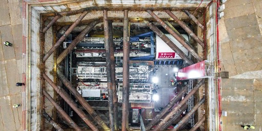 На станции метро «Ватутинки» возводят ограждающую конструкцию котлована