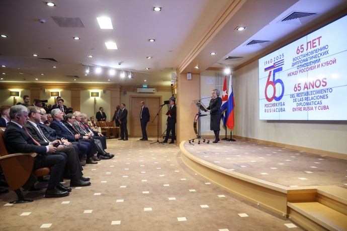 Матвиенко поблагодарила президента Кубы за его вклад в развитие отношений с РФ