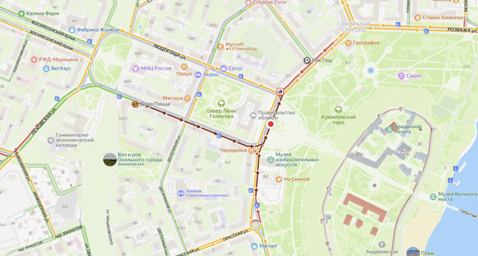 Из-за двух ДТП в центре Великого Новгорода образовалась пробка