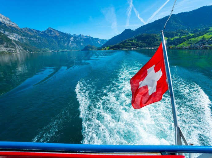 Швейцария закрыла дверь: украинским беженцам перекрыли кислород