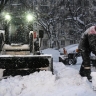 Городские службы Москвы продолжат уборку снега и ночью