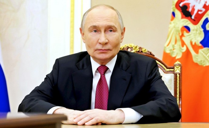 Владимир Путин поздравил «Комсомолку» со 100-летием