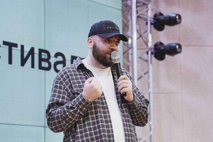 Почти две тысячи студентов московских колледжей представили идеи на фестивале дизайна «Просто» Почти две тысячи студентов московских колледжей представили идеи на фестивале дизайна «Просто»