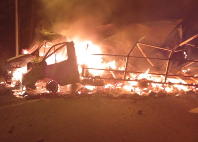 Опубликованы фото с места смертельного огненного ДТП в Пензенской области Опубликованы фото с места смертельного огненного ДТП в Пензенской области