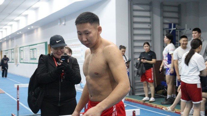 Мас-рестлеры прошли взвешивание перед командным Кубком Федерации