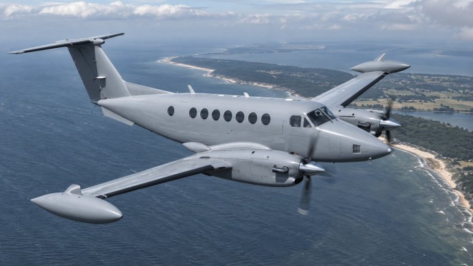 Разведывательный самолёт Beech King Air 350ER ВВС Франции замечен у Калининградской области после вылета из Польши