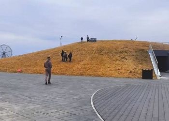 Благовещенцев призвали отложить прогулки по холмам на набережной