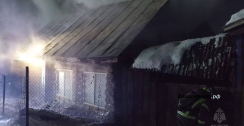 В Башкирии мальчик спас из огня своего маленького брата