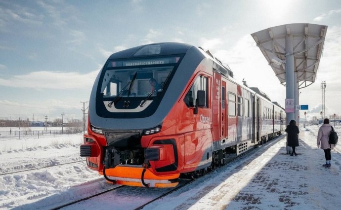 Расписание пригородных поездов меняют на Сахалине из-за праздничной "Зимней сказки"