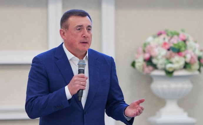 Валерий Лимаренко наградил представителей "Ассамблеи народов России" за вклад в достижение целей СВО