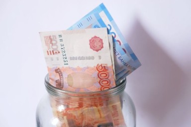 У астраханки потребовали подтвердить подлинность её личных денег