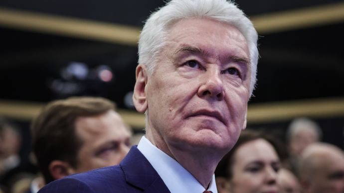 Собянин поднял стоимость патентов для мигрантов до 10 тыс. рублей Собянин поднял стоимость патентов для мигрантов до 10 тыс. рублей