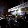 Экс-премьер Сербии назвал протестующих фашистами