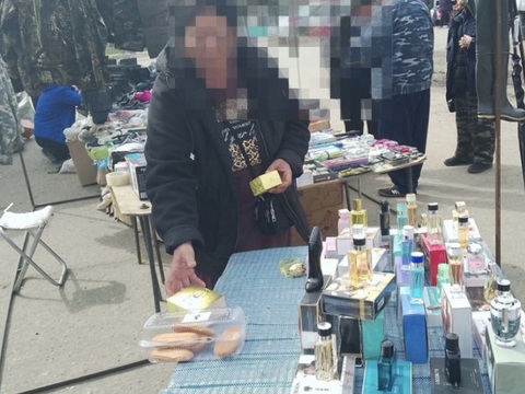 В Ельниках пресекли торговлю на рынке без регистрации
