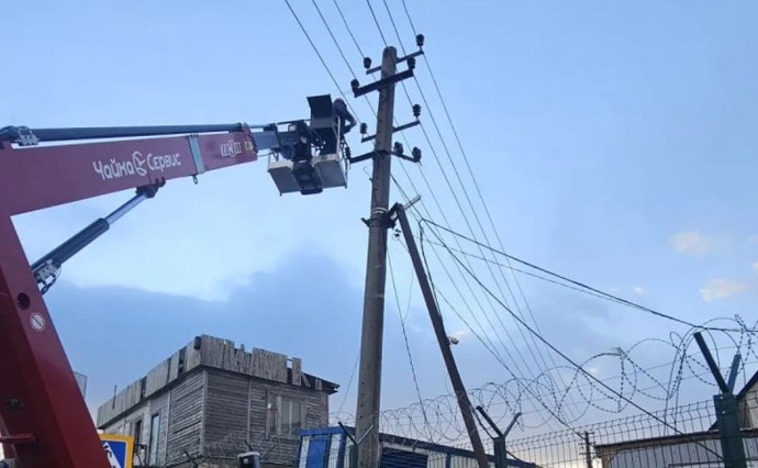 В Южно-Курильске продолжают восстанавливать электроснабжение после циклона