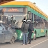 В Пензе новый троллейбус врезался в автомобиль службы такси