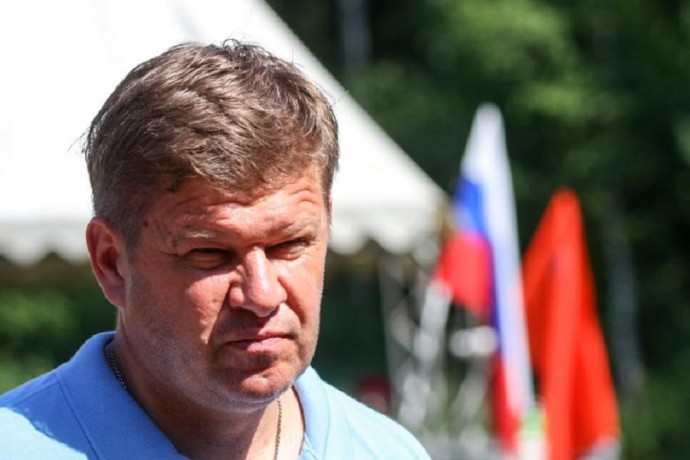 Губерниев отметил ориентированность IBU на политику