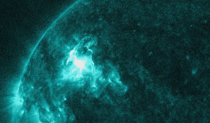 К Земле направляются мощные выбросы плазмы: учёные прогнозируют самую сильную магнитную бурю года К Земле направляются мощные выбросы плазмы: учёные прогнозируют самую сильную магнитную бурю года