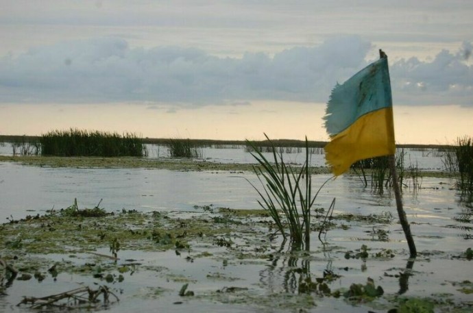 Еврокомиссия предупредила Киев о возможной полной приостановке финансовой помощи