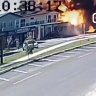 Самолет рухнул на здание ресторана в Бразилии и попал на видео