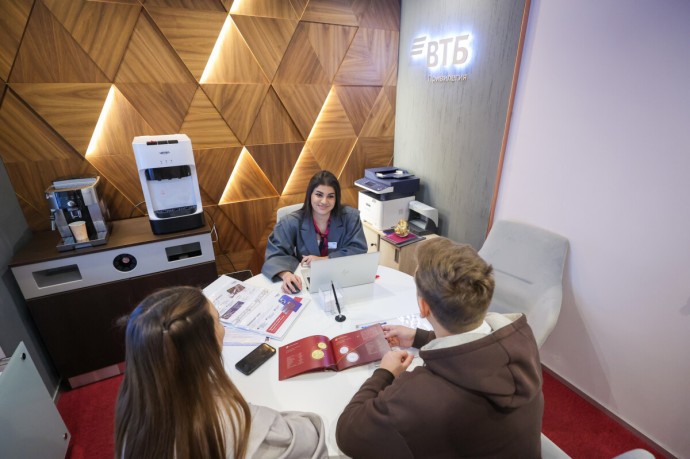 Крупный банк представил россиянам пьесу «Инфляция, или сон в зимнюю ночь» Крупный банк представил россиянам пьесу «Инфляция, или сон в зимнюю ночь»