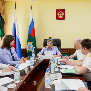 В Ханты-Мансийском автономном округе - Югре заместитель Председателя Следственного комитета Российской Федерации Елена Евгеньевна Леоненко провела совещание с руководителями следственных управлений Уральского...