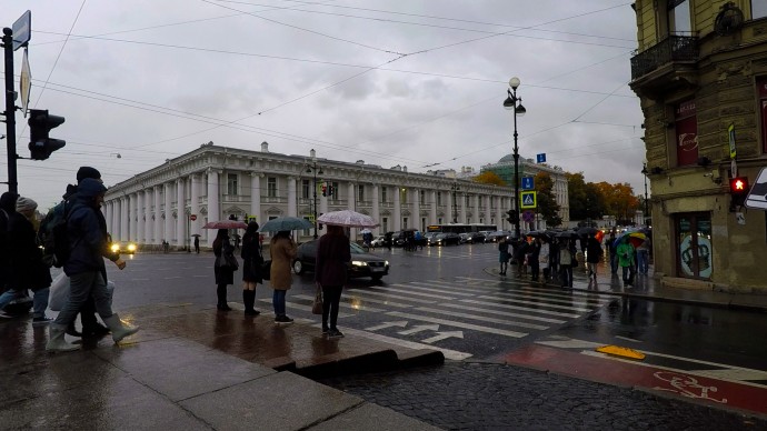 МЧС предупреждает петербуржцев о грозе, ливнях и граде вечером 24 мая