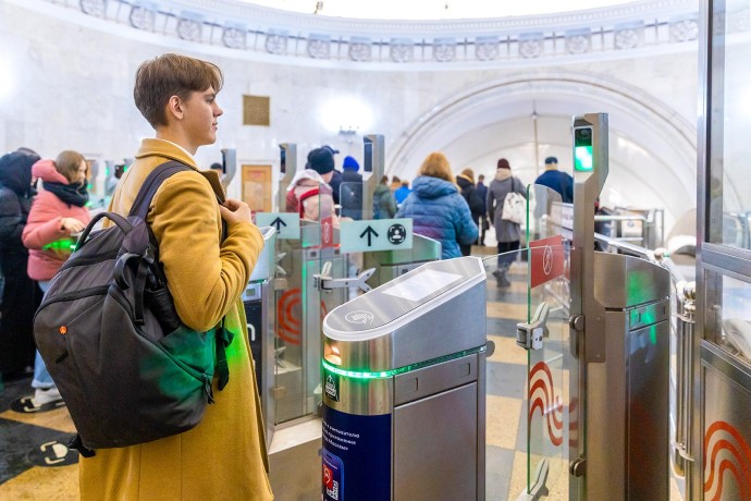 Собянин: Оплата проезда по биометрии заработала на всех турникетах метро и МЦК Собянин: Оплата проезда по биометрии заработала на всех турникетах метро и МЦК