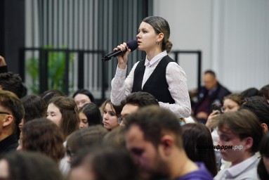 Студенты предложили Радию Хабирову проекты памятников в честь героев СВО