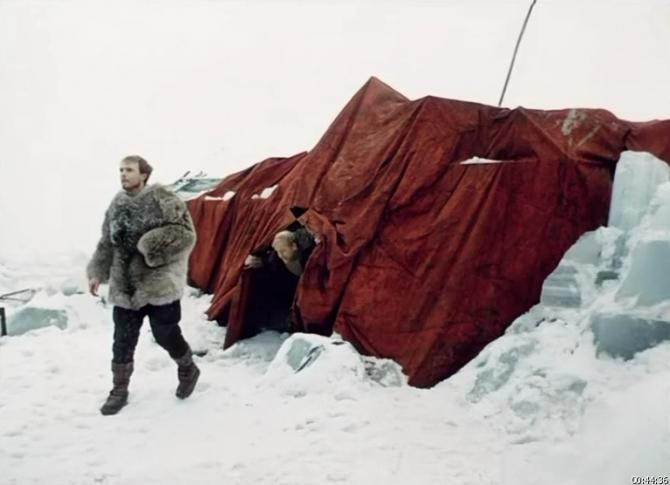 Красная палатка на белом снегу: катастрофа дирижабля «Италия» в Арктике Красная палатка на белом снегу: катастрофа дирижабля «Италия» в Арктике