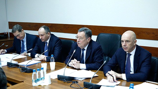 Комитет по бюджету и налогам рекомендовал принять в первом чтении поправки в закон о федеральном бюджете на 2025 год