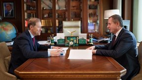 Денис Мантуров встретился с губернатором Белгородской области Вячеславом Гладковым