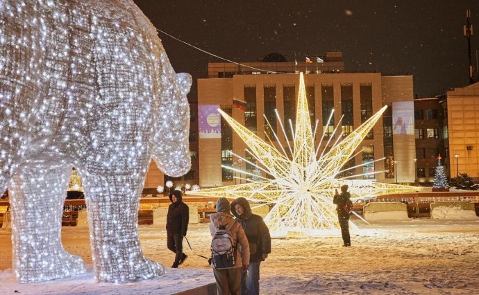 Зажигаем новогоднее настроение: фотопрогулка по праздничному Южно-Сахалинску Зажигаем новогоднее настроение: фотопрогулка по праздничному Южно-Сахалинску