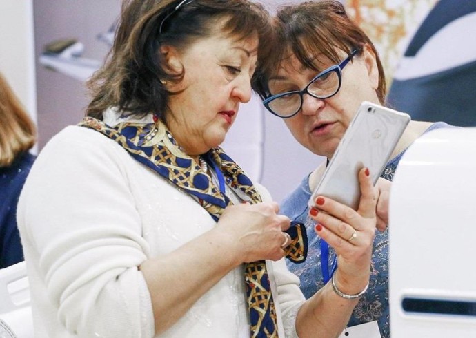 Юрист объяснил, что будет, если не снимать всю пенсию с банковской карты