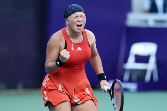 Диана Шнайдер объяснила, почему играет в лосинах