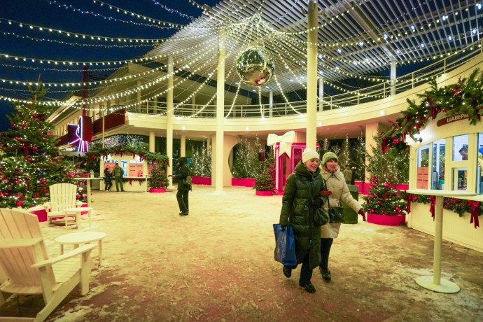 До 31 января на Пушкинской набережной проводятся праздничные ярмарки